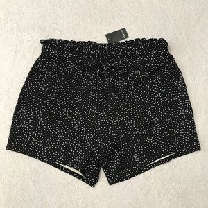 Torrid Paper Bag Shorts Polka Dot Black White Mid Rise Size L
